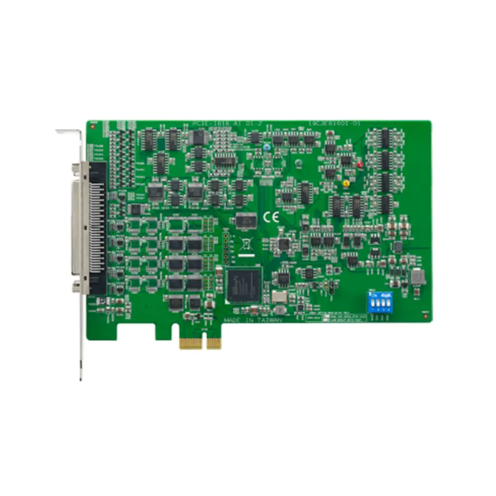 Carte DAQ multifonction PCI Express 16 bits 16 canaux Advantech PCIE-1816 avec fonctions d'E/S et de compteur numériques/analogiques intégrées.