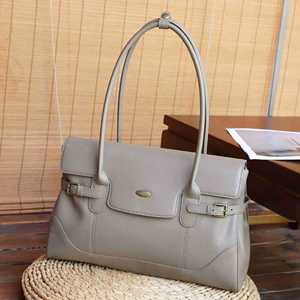 Sacs à main personnalisés OEM/ODM pour femme, style vintage, en cuir véritable huilé, grande capacité, sacs à bandoulière pour femme - Product Image 5