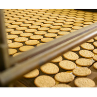 Machine de découpe de pâte à biscuits remplie de crème semi-automatique Machine à couper la pâte à biscuits sandwich à la crème avec emballage fluide