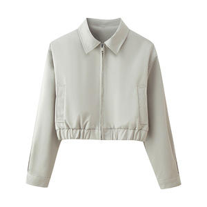 Ensemble personnalisé 2026 pour <span class=keywords><strong>femme</strong></span> : veste courte zippée et short bouffant, tenue deux pièces à col revers, OEM/ODM par une usine de vêtements chinoise - Product Image 2