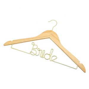 Percha de madera natural para vestido de novia con letras de alambre, soporte para vestido de boda de dama de honor, regalo para fiestas de boda para ropa - Product Image 1