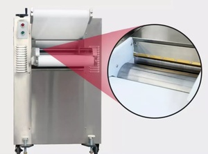 Rouleau à pâte électrique de style européen 520E avec pédale pour boulangerie - Rouleau à pâte électrique de style européen - Product Image 3