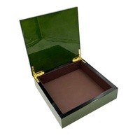 Piano en bois vert finition en bois, de luxe, boîte cadeau de date, chocolat