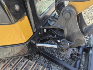 เครื่องจักรจากจีน รถขุดตีนตะขาบ SANY มือสอง ได้รับการรับรองมาตรฐาน CE พร้อมบุ้งกี๋ รถขุดขนาดเล็ก SANY 26U 2 ตัน สำหรับขาย - Product Image 6