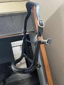 Brida para Caballo de Cuero Genuino de Alta Calidad con Acolchado Suave para Deportes Ecuestres - Product Image 3