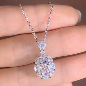Collana con Ciondolo a Forma di Marquise con Accento in Pietra, Gioielli Minimalisti alla Moda per Donne - Product Image 1