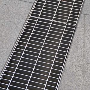 Rejilla de malla soldada moderna para exteriores, rejilla de drenaje de agua, cubierta de alcantarilla con diseño elegante y proceso de soldadura - Product Image 3