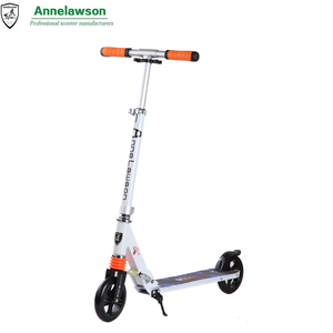 Vente en gros de Chine, trottinette pliable 2 grandes trottinettes pliantes en fer de style urbain à pédale en PU de 145mm - Product Image 4