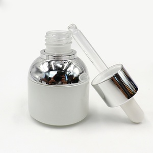 Botellas de 30 ml para Suero y Aceites Esenciales con Goteros, Limpiadores y Bulbo de Nitrilo, Botellas de Vidrio de Lujo de 1 oz con Gotero Dorado y Plateado y Collares - Product Image 2