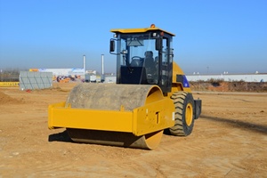 Rodillo Compactador de Un Solo Tambor Sem518 con Cabina Hidráulica Inclinable, Fácil Mantenimiento, Producto Más Vendido - Product Image 5