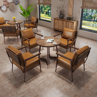 Ensemble table et chaises Wabi Sabai pour café, style rétro, idéal pour librairie, bar à thé, salon de thé, ou comme combinaison canapé, chaise et table.