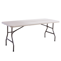 Table pliante longue en plastique moderne JDZZ-31 avec pieds en acier pour la restauration hôtelière et les traiteurs de mariage