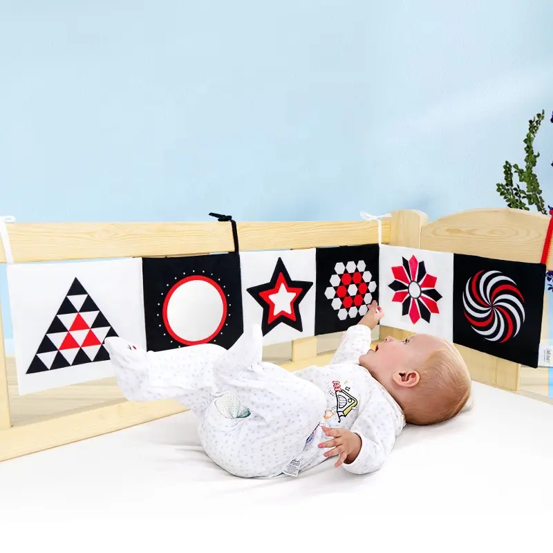 OEM Montessori Black and White High Contrast Baby Toys Soft Baby Book Tummy Time Toys for Newborn crib