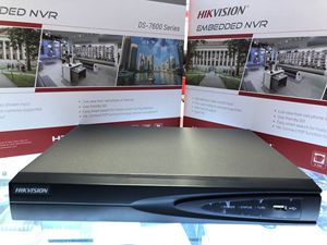 Hikvision <span class=keywords><strong>DS</strong></span>-<span class=keywords><strong>7608NI</strong></span>-<span class=keywords><strong>K1</strong></span>/<span class=keywords><strong>8P</strong></span> 8CH 8PoE 4K <span class=keywords><strong>NVR</strong></span> Enregistreur vidéo réseau H.265+ HDMI jusqu'à 8MP Prise en charge des caméras IP Système de sécurité CCTV - Product Image 2