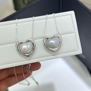 สร้อยคอจี้ไข่มุกเคชิสีขาวออสเตรเลียทรงหัวใจประดับเงินแท้จากน้ำทะเล รุ่นเลิฟฮาร์ท พร้อมชุดเครื่องประดับอัญมณีชั้นดี - Product Image 4