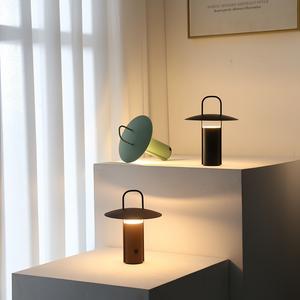 Nouvelle lampe de table portable USB sans fil en métal, lampe de bureau rechargeable, lampe de camping pour restaurant, hôtel, chambre, éclairage nocturne - Product Image 1