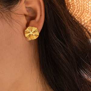 Waterproof <strong>High</strong> <strong>End</strong> <strong>Jewelry</strong> 18K Gold Plated Cold Wind Round Shape Wrinkle Stainless Steel Earrings for Women - Product Image 4