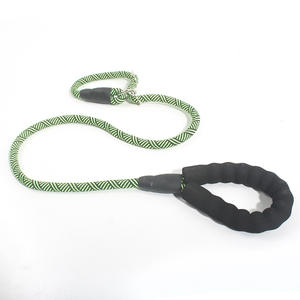Correa para Perros Grandes de 5m, Cadena de Nylon para Mascotas, Cinturón de Tracción con Cuerda de Mano y Decoración de Pañuelo para Pasear Perros, Dropshipping, Una Pieza - Product Image 5