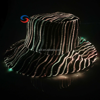 Cappello di Sicurezza Unisex Ricaricabile con Fibra Ottica LED - Luminoso al Buio per Corsa/Ciclismo, Pesca/Sci e Uso Quotidiano