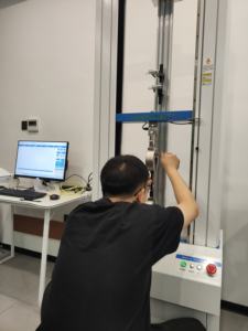 Machine d'essai universelle contrôlée par ordinateur, capacité 50KN, précision ±0,5% - Structure à double colonne - Système d'entraînement par servomoteur - Product Image 6