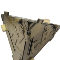 Souvenir Maker Ornements en métal magnétique en laiton en forme de pyramide avec logo 3D personnalisé
