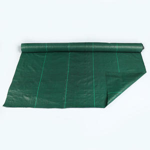 Tapis de mauvaises herbes étroitement tissé couvre-sol tissu de paysage <span class=keywords><strong>vert</strong></span> paillis barrière de mauvaises herbes paysage tissu de Polyester pour le jardinage - Product Image 4