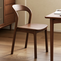 Chaise de salle à manger nordique moderne minimaliste en bois massif avec siège en cuir et dossier, design portable pour la maison, le bureau et l'hôtel