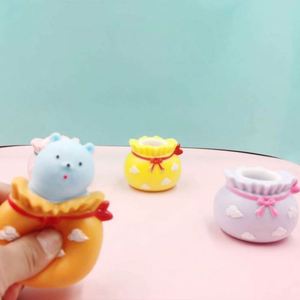 Jouet anti-stress en PU de haute qualité, très populaire, en forme de lapin ou d'ours de poche, sac porte-bonheur - Product Image 5