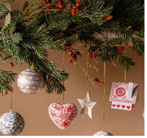 Adornos navideños en forma de corazón de Mache de papel ecológico personalizados adornos de árbol de vacaciones decoración única para el hogar para compradores globales - Product Image 3