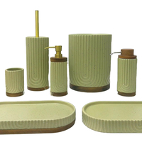 Ensemble de cinq pièces en céramique, moderne, écologique, motif vert, base en bois, accessoires de salle de bain personnalisés, nouvelle décoration de maison