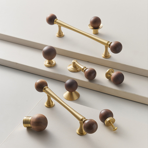 Poignées et boutons <span class=keywords><strong>de</strong></span> meubles vintage <span class=keywords><strong>en</strong></span> <span class=keywords><strong>laiton</strong></span> <span class=keywords><strong>de</strong></span> style mid-century, plusieurs styles et tailles pour tiroirs <span class=keywords><strong>de</strong></span> cuisine, portes <span class=keywords><strong>de</strong></span> placard - Product Image 5