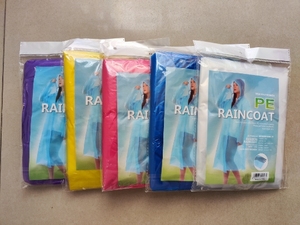 Offre Spéciale OEM mot-clé nouveau Design Portable jetable imperméable pêcheur Pe vêtements <span class=keywords><strong>de</strong></span> <span class=keywords><strong>pluie</strong></span> <span class=keywords><strong>pour</strong></span> manteau <span class=keywords><strong>de</strong></span> <span class=keywords><strong>pluie</strong></span> en plein air - Product Image 4