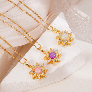<span class=keywords><strong>Collana</strong></span> <span class=keywords><strong>con</strong></span> Ciondolo a Forma di Sole Placcato Oro 18K all'Ingrosso, <span class=keywords><strong>con</strong></span> <span class=keywords><strong>Opale</strong></span> Colorato e Zirconi Cubici, Gioielli di Moda per Donne - Product Image 4