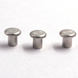 Remaches Eléctricos Automáticos de Cabeza Plana YuHuang, Certificados ISO9001, IATF16949 y CE, para Cuero, Ensamblaje de Piezas M2-M6 - Product Image 1