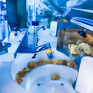 <span class=keywords><strong>เครื่อง</strong></span>ชั่งน้ำหนักหลายหัวความแม่นยำสูงและ<span class=keywords><strong>เครื่อง</strong></span>บรรจุภัณฑ์แนวตั้งสำหรับโกจิเบอร์รี่ ระบบควบคุมเซอร์โวและระบบควบคุม PLC - Product Image 5