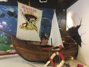 Modèle de <span class=keywords><strong>bateau</strong></span> <span class=keywords><strong>pirate</strong></span> en <span class=keywords><strong>bois</strong></span> décoratif de style antique sur mesure de 2 m pour accessoires de photographie - Product Image 3