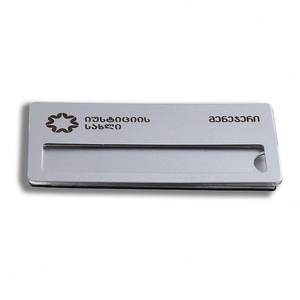 ป้ายชื่อโลหะแบบพกพา เปลี่ยนได้ ดีไซน์โดดเด่น พร้อมโลโก้สกรีนแบบนูน - Product Image 3
