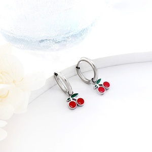 Pendientes de Aro de Oro de 14k Chapados a Medida, Resistentes al Agua, de Acero Inoxidable, Joyería de Moda, Pendientes Colgantes de Cereza para Mujer, Venta al por Mayor - Product Image 5