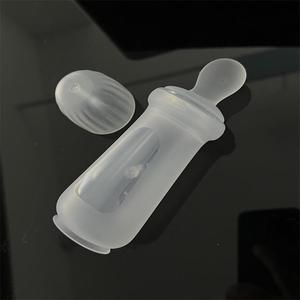 Cuillère-biberon en silicone pour bébé, distributeur de céréales anti-étouffement de qualité alimentaire - Product Image 2