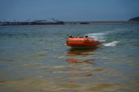 Bateau de sauvetage intelligent gonflable à propulsion à jet d'eau télécommandé à grande vitesse sans pilote pour les urgences d'inondation et la protection des ressources en eau