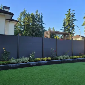 Pannelli di recinzione di legno del giardino esterno resistente ai raggi UV impermeabile di legno composito della posta di alluminio del recinto del Wpc