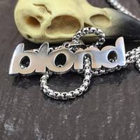 A123 Blond Pendentif Collier Nouveau Hot-Selling En Acier Inoxydable Lettre Colliers À La Mode Cool À La Mode Personnalisé Chandail Chaîne