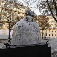 Estatua Abstracta de Princesa de Bronce Grande de TREVI, Estilo Manolo Valdés |   Escultura de la Serie Menina para Decoración de Plazas, Museos y Jardines