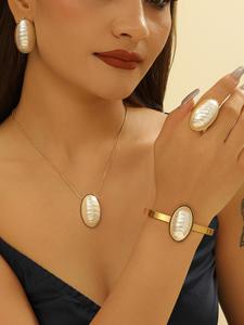 Juego de Collar y Aretes de Perlas Blancas Ovaladas Chapadas en Oro de 18K para Mujer, para Bodas, Fiestas, Compromisos, Regalo de Lujo de Acero Inoxidable - Product Image 6