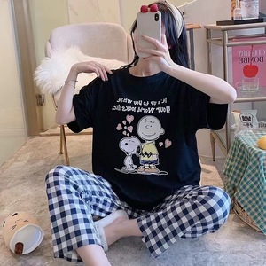 Pigiama da Donna a Maniche Lunghe con Motivi Cartoonistici Raffinati Set di Abbigliamento per Casa Adatto per Uso Casual a Quattro Livelli. - Product Image 4