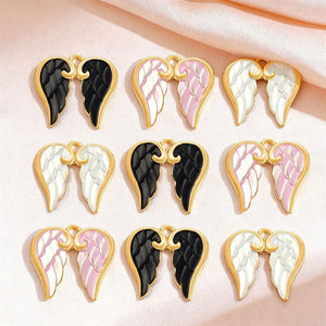 Breloques Ailes d'Ange Personnalisées de Luxe en Acier Inoxydable 316L Plaqué Or 14k 18k pour la Fabrication de Bijoux (Bracelets, Colliers) - Product Image 1