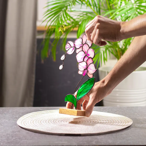 Uniek Ontworpen Art Deco Gebrandschilderd Glas Roze Orchidee Elegant Bloemendisplay Op Houten Basis Voor Huisdecoratie Of Geschenken - Product Image 4