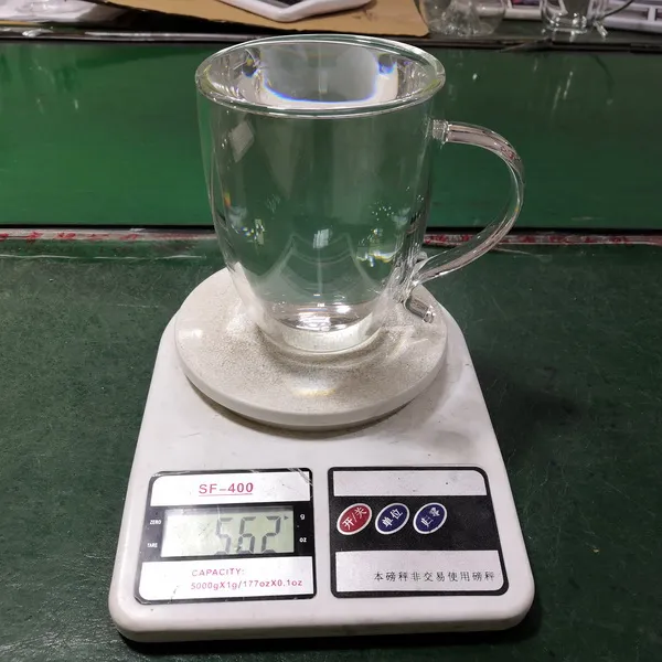 ガラス製コーヒーカップ検査