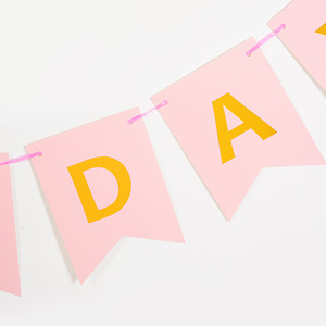 Striscione in Carta Dorata 'Happy Birthday' con Decorazione a Coda di Pesce per Sfondo Festa - Product Image 4