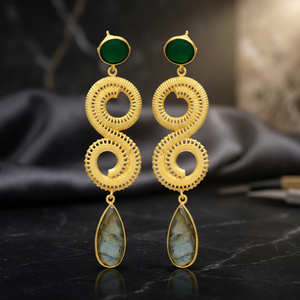 Boucles d'oreilles clous en onyx vert tourbillonnant plaqué or 14 carats et rhodium, boucles d'oreilles clous Enchantement Doré - Product Image 4